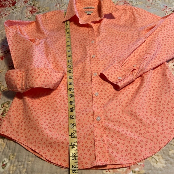 NWOT L.L. Bean Wrinkle-free Blouse, XS, peach floral print - Picture 6 of 7